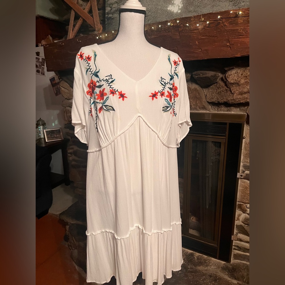 Chic Soul Embroidered White Dress